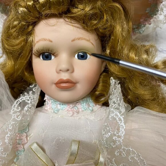 Cathay Collection 1-5000 Porcelain Doll Curly Blonde Hair 16" - Missing Eyelash - Picture 3 of 10